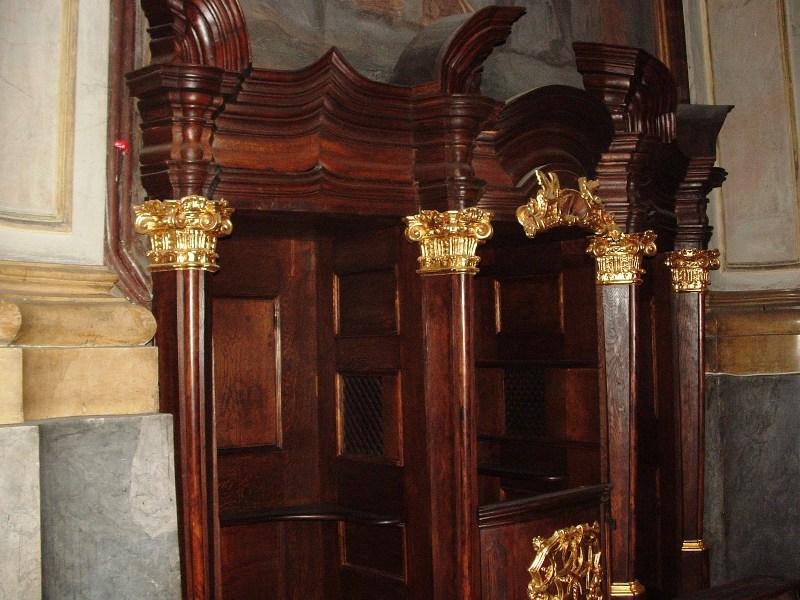 Konfesjonał w kaplicy św. Franciszka Borgiasza